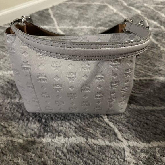 МСМ Leather Visetos Embossed Tote - Picture 6 of 12